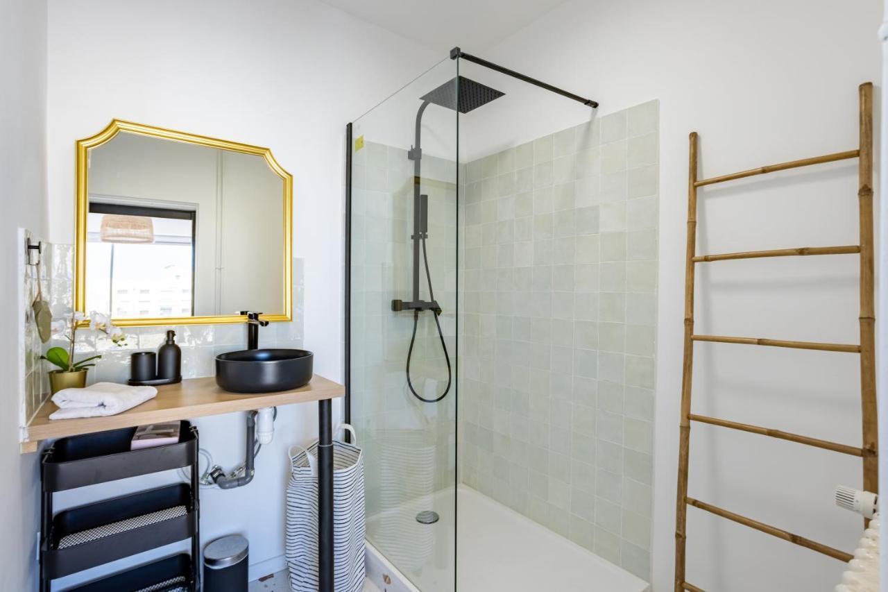 La Phoceenne - Bel Appartement Avec Vue Idealement Situe Marseille Exteriör bild